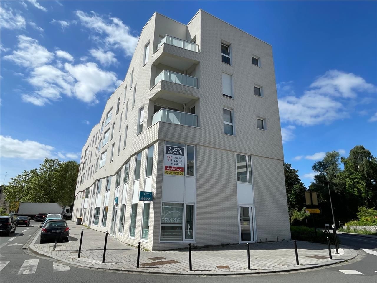 Bureaux à vendre ou à louer à VALENCIENNES. Dans 