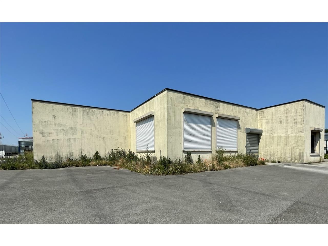 Bâtiment indépendant à vendre ou à louer - emplac