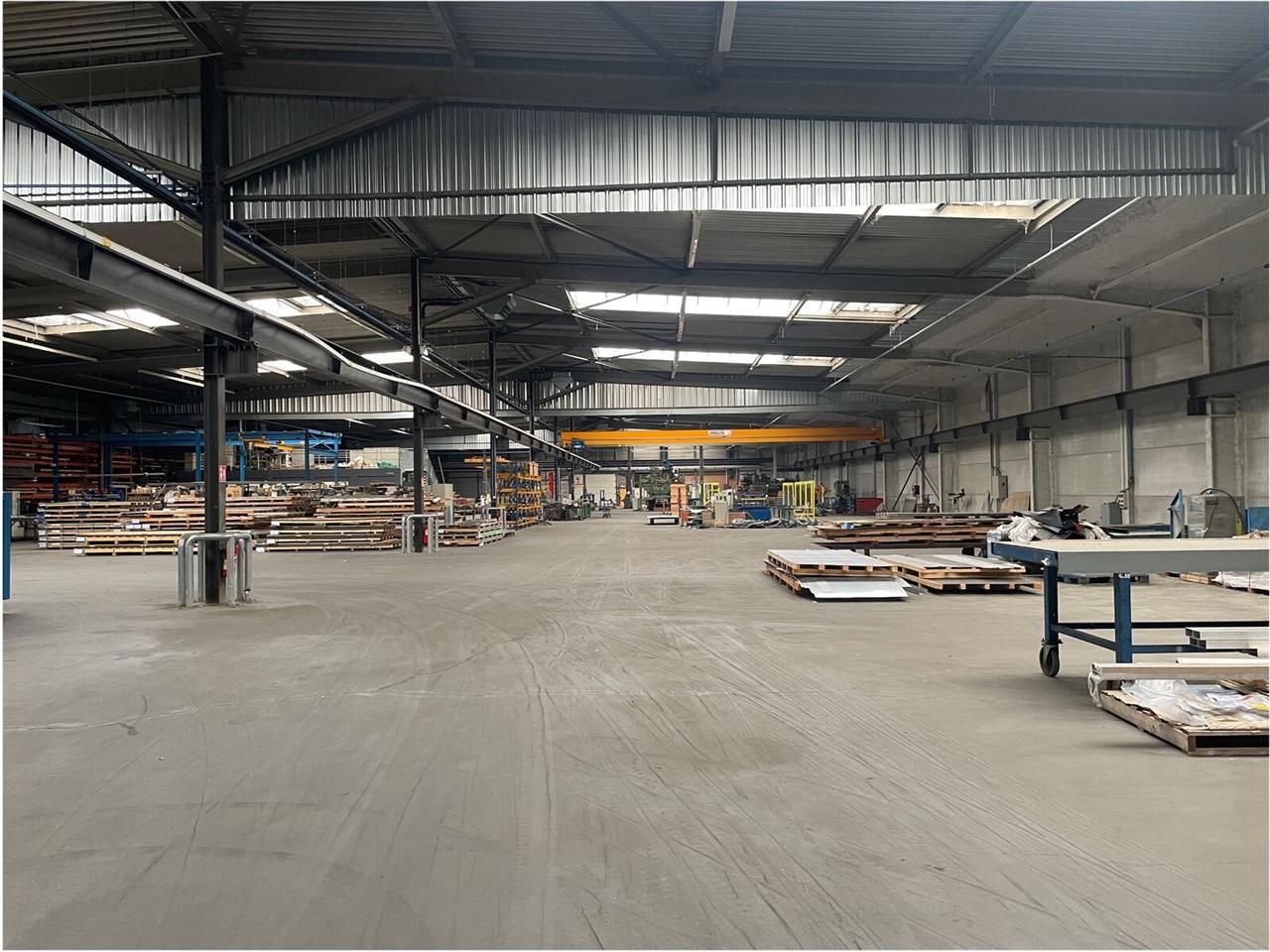 Découvrez un entrepôt industriel à louer offrant