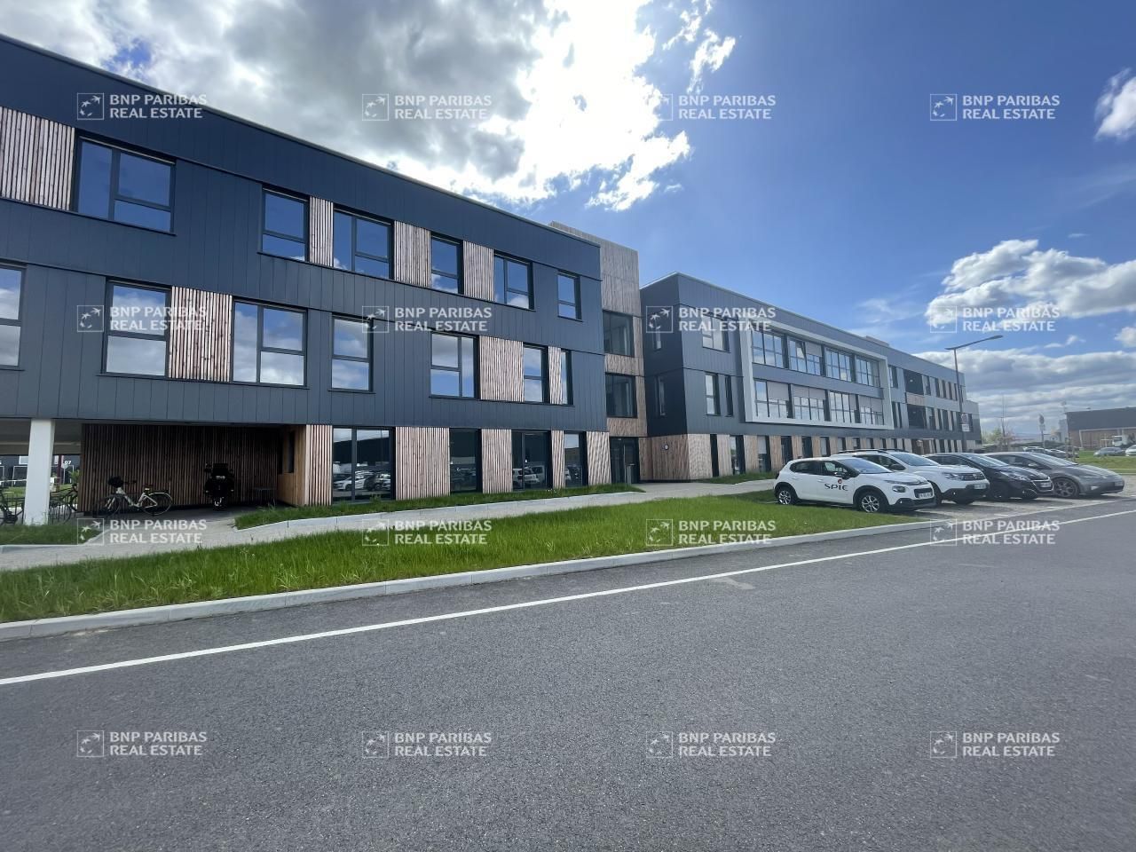Location Bureaux 1006.8 m² divisibles 67810 Holtzheim