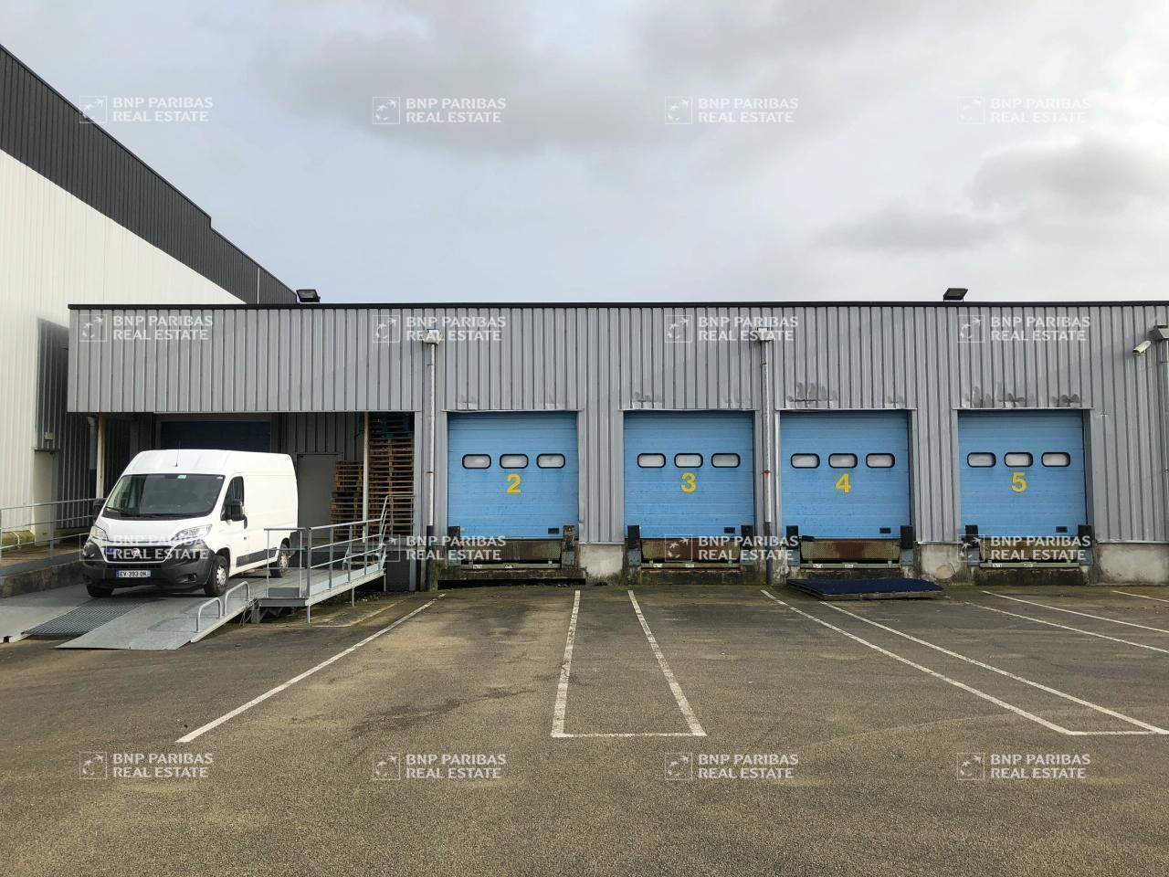 Location Entrepôts classe B 6450 m² non divisibles 28630 Gellainville