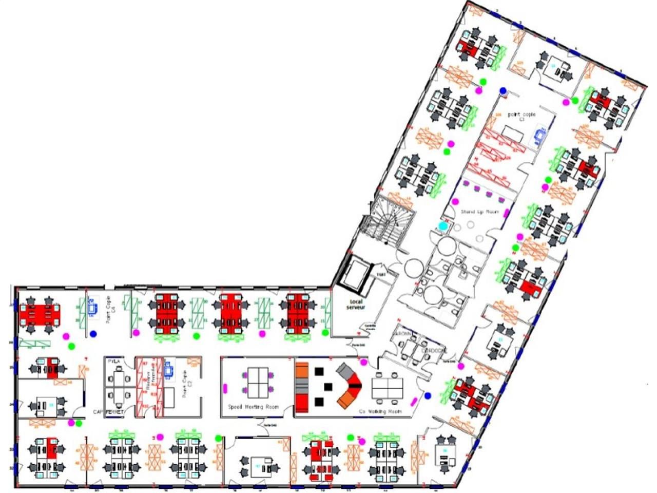 897 m² pour ce bureaux en location à Le haillan