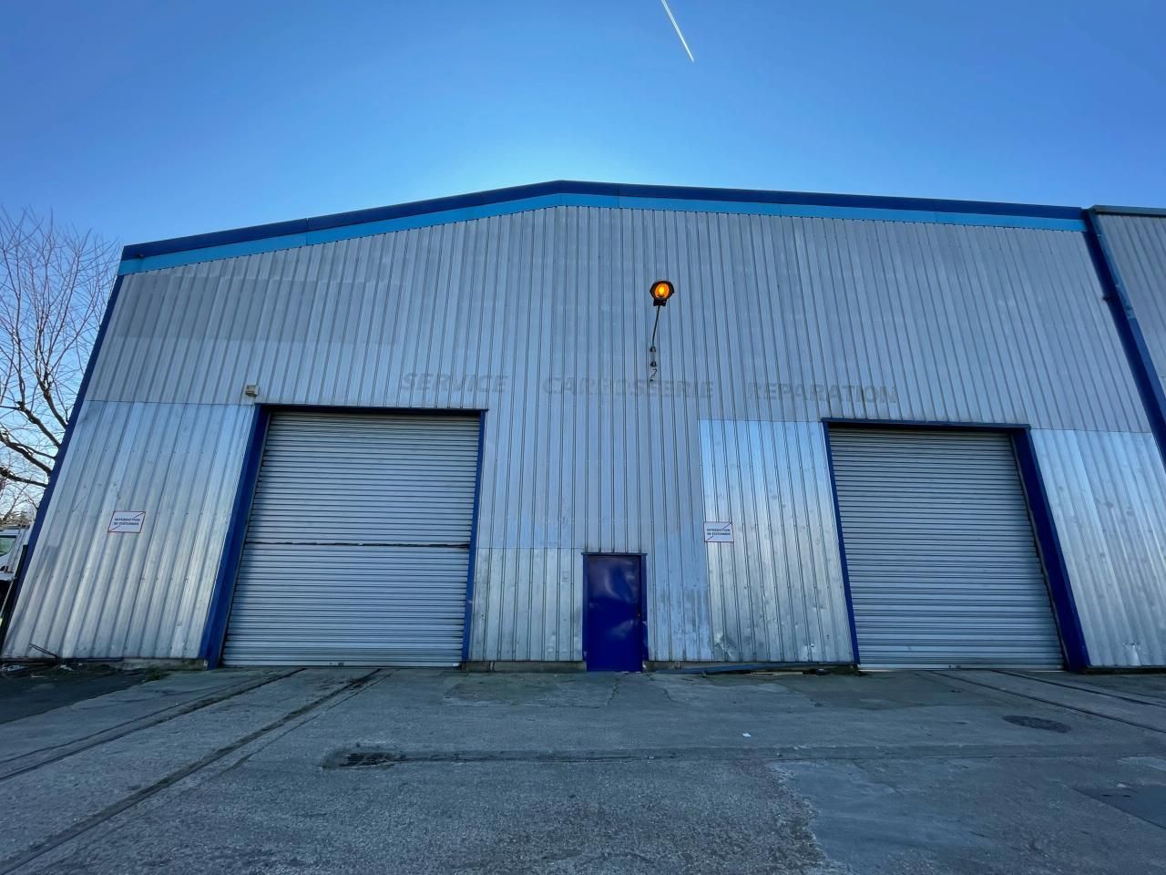 1600 m² pour ce activité en location à Corbeil-essonnes