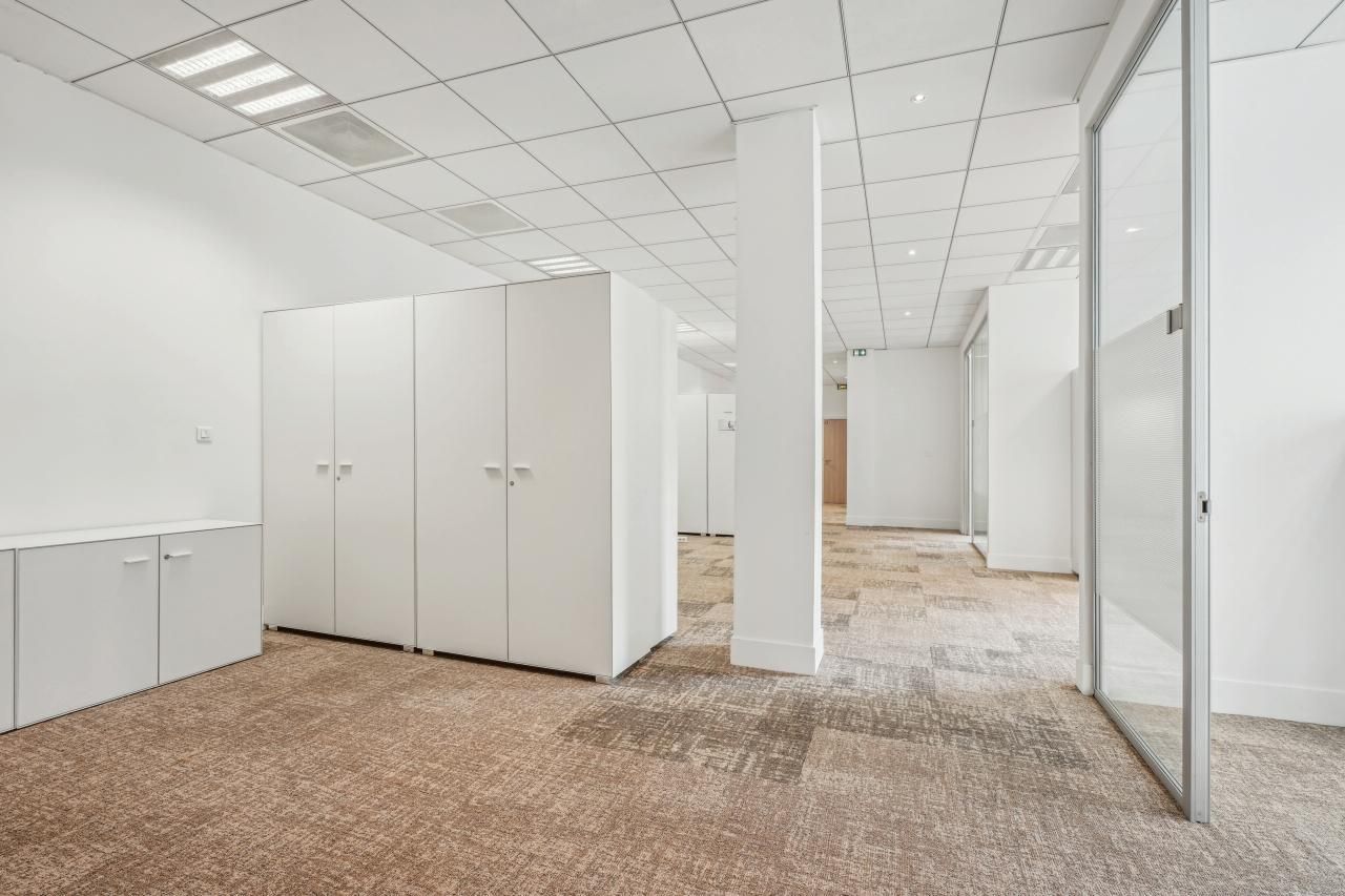 341.5 m² pour ce bureaux en location à Paris