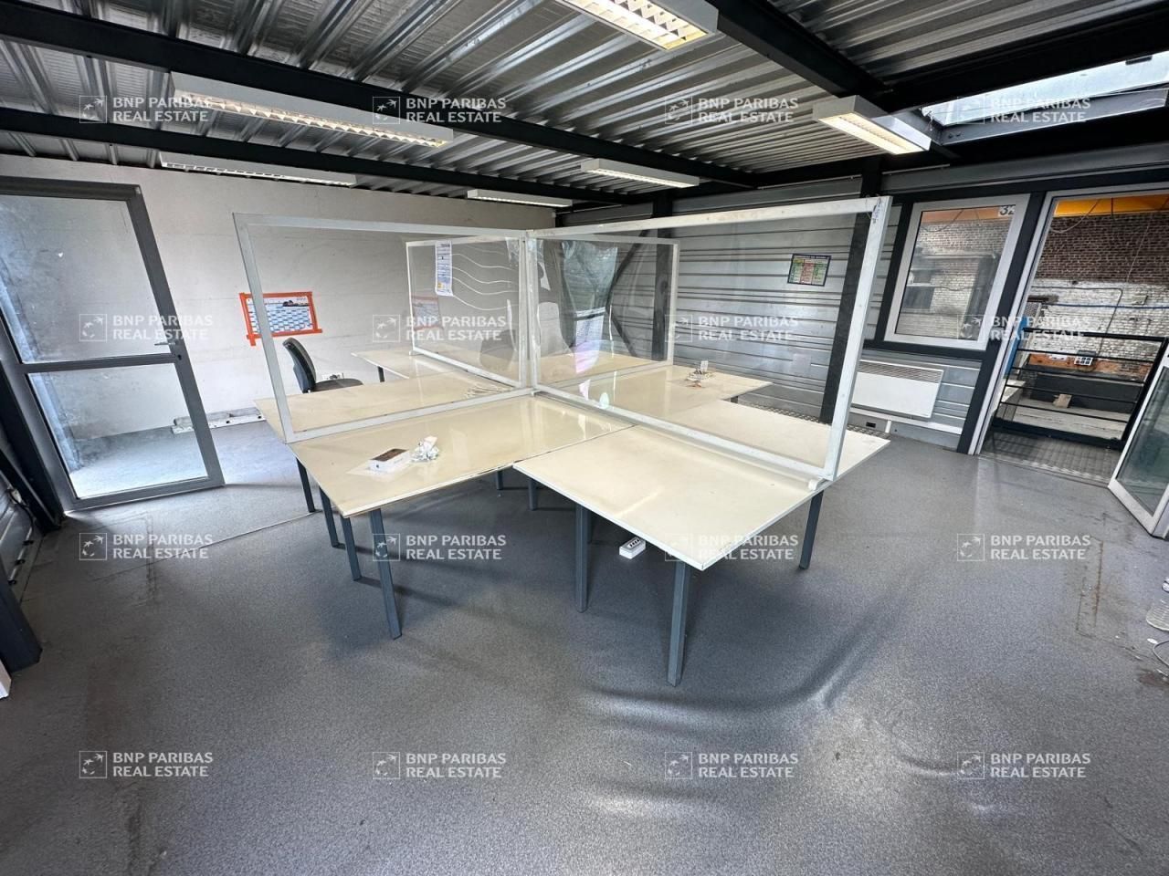 1300 m² pour ce activité en location à Roubaix
