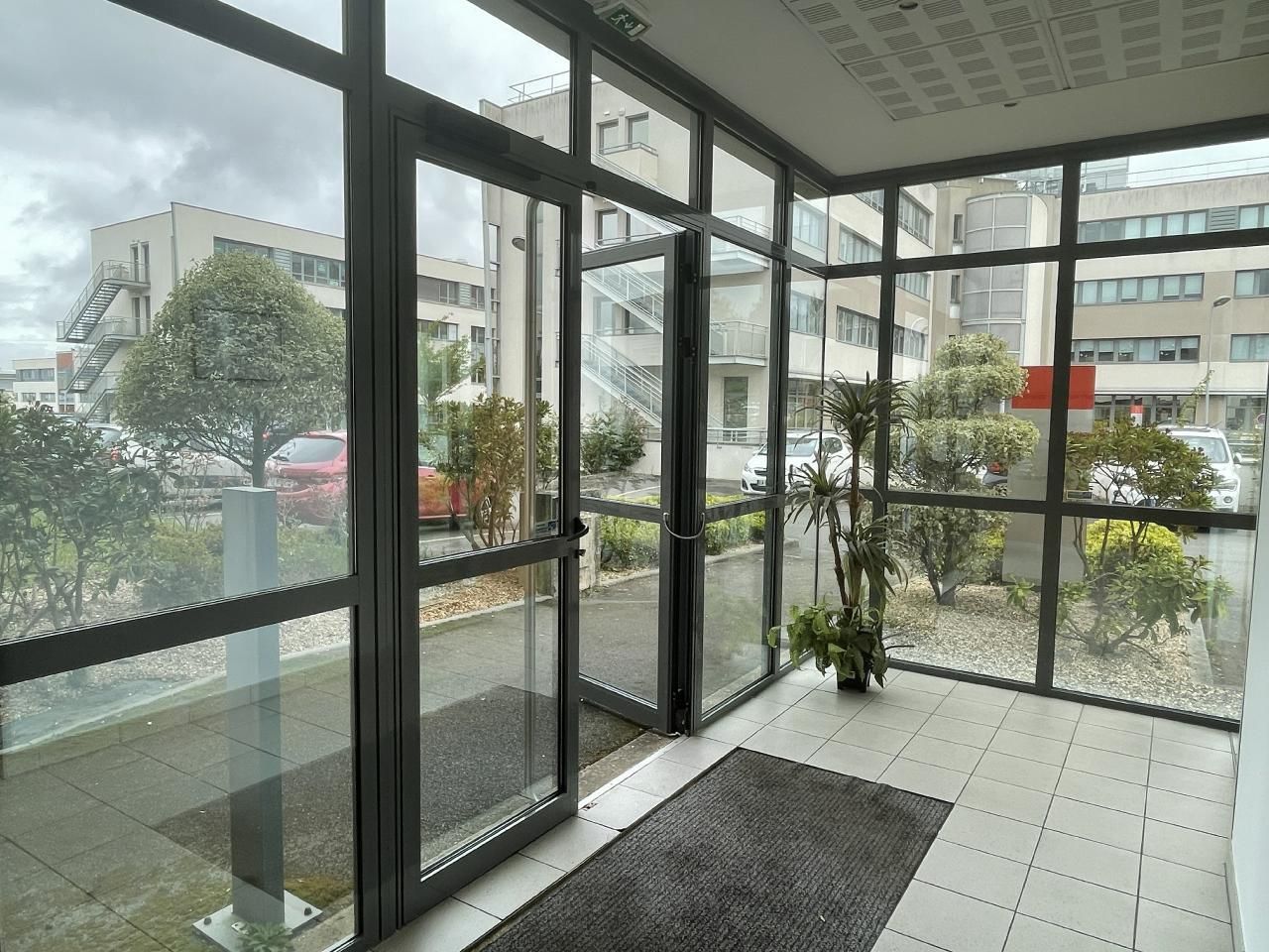 82 m² pour ce bureaux en vente à Saint-grégoire