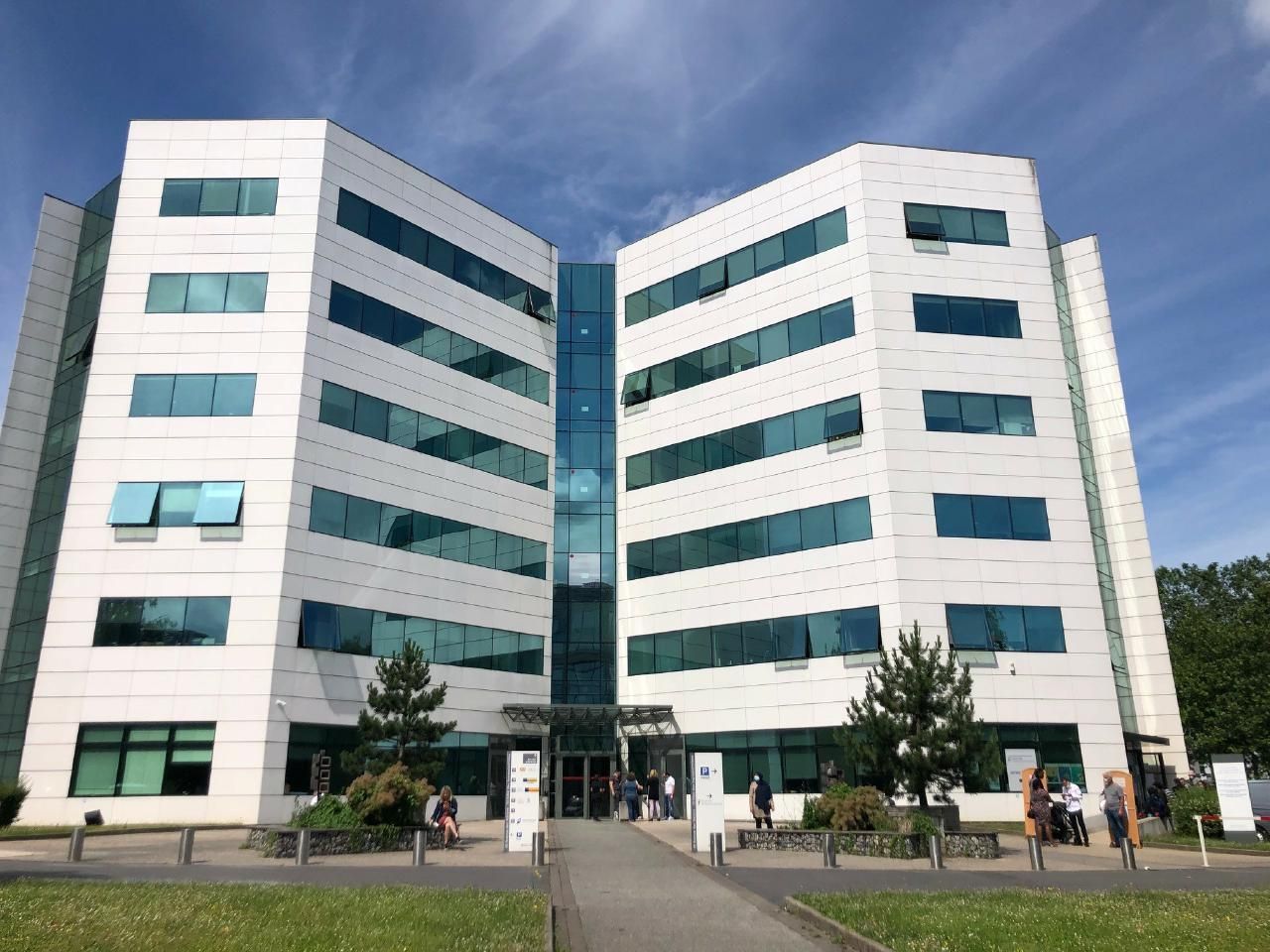 Location Bureaux 2468.9 m² divisibles 93420 Villepinte