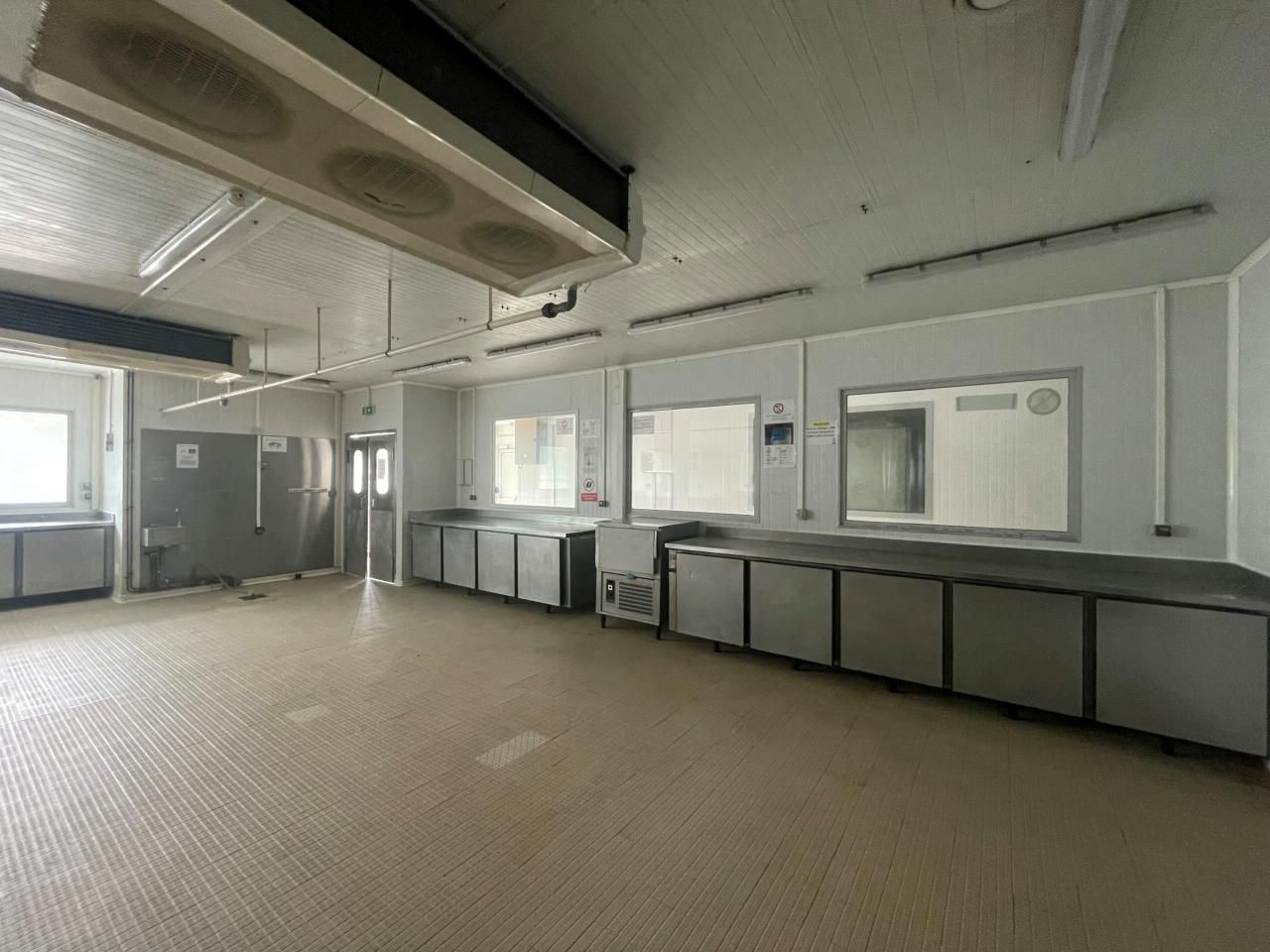 892 m² pour ce pme-pmi en location à Ivry-sur-seine