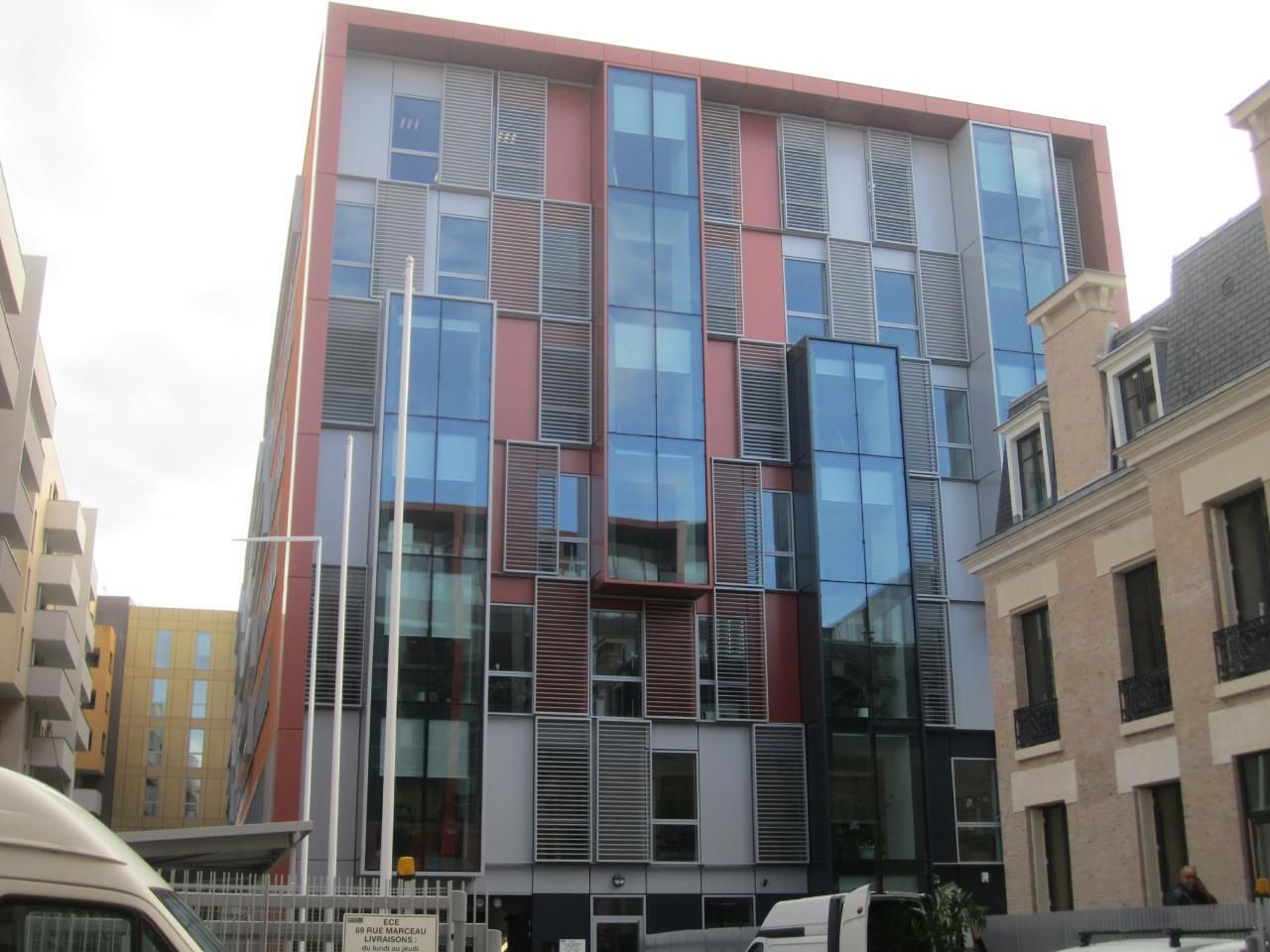 10657.63 m² pour ce bureaux en location à Montreuil