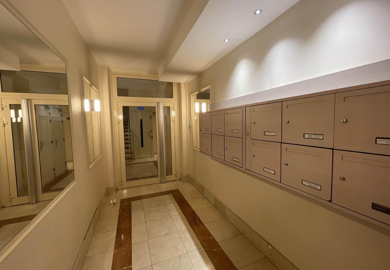 139 m² pour ce bureaux en location à Paris