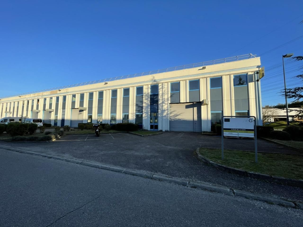 5874 m² pour ce activité en vente à Saint-quentin-fallavier