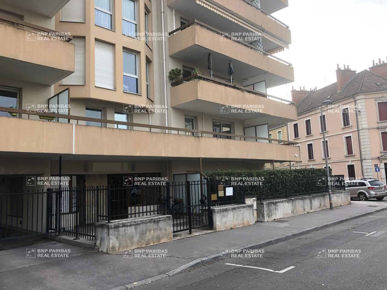 350 m² pour ce bureaux en location à Dijon