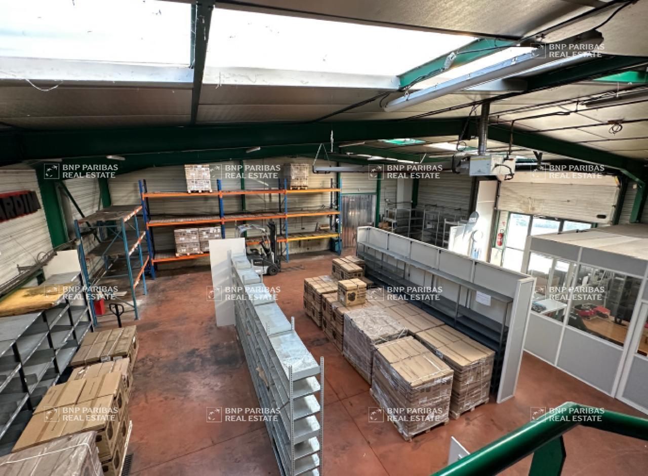 550 m² pour ce activité en location à Arnas