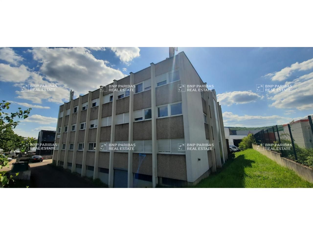 205 m² pour ce bureaux en location à Heillecourt