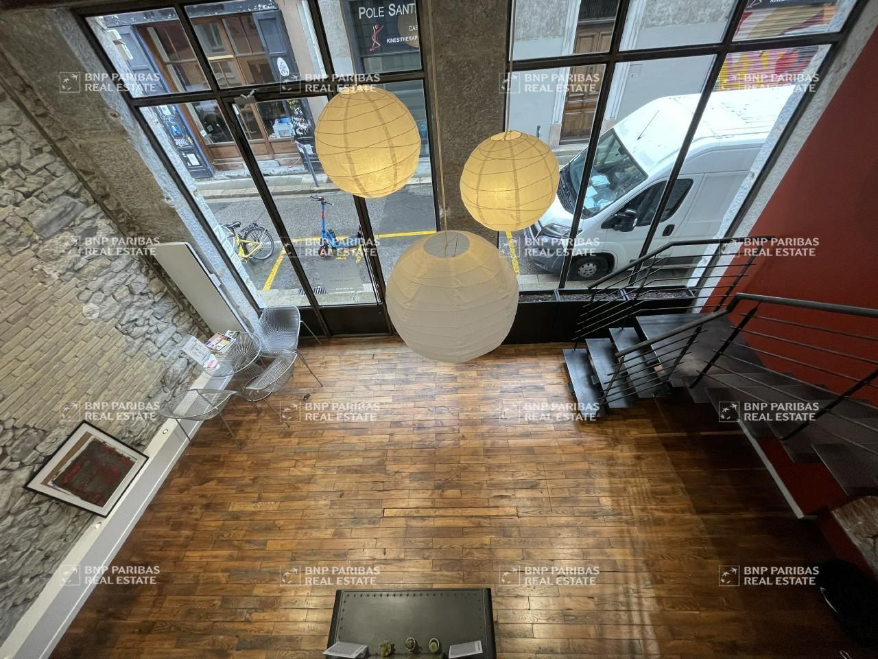 139.94 m² pour ce bureaux en location à Grenoble