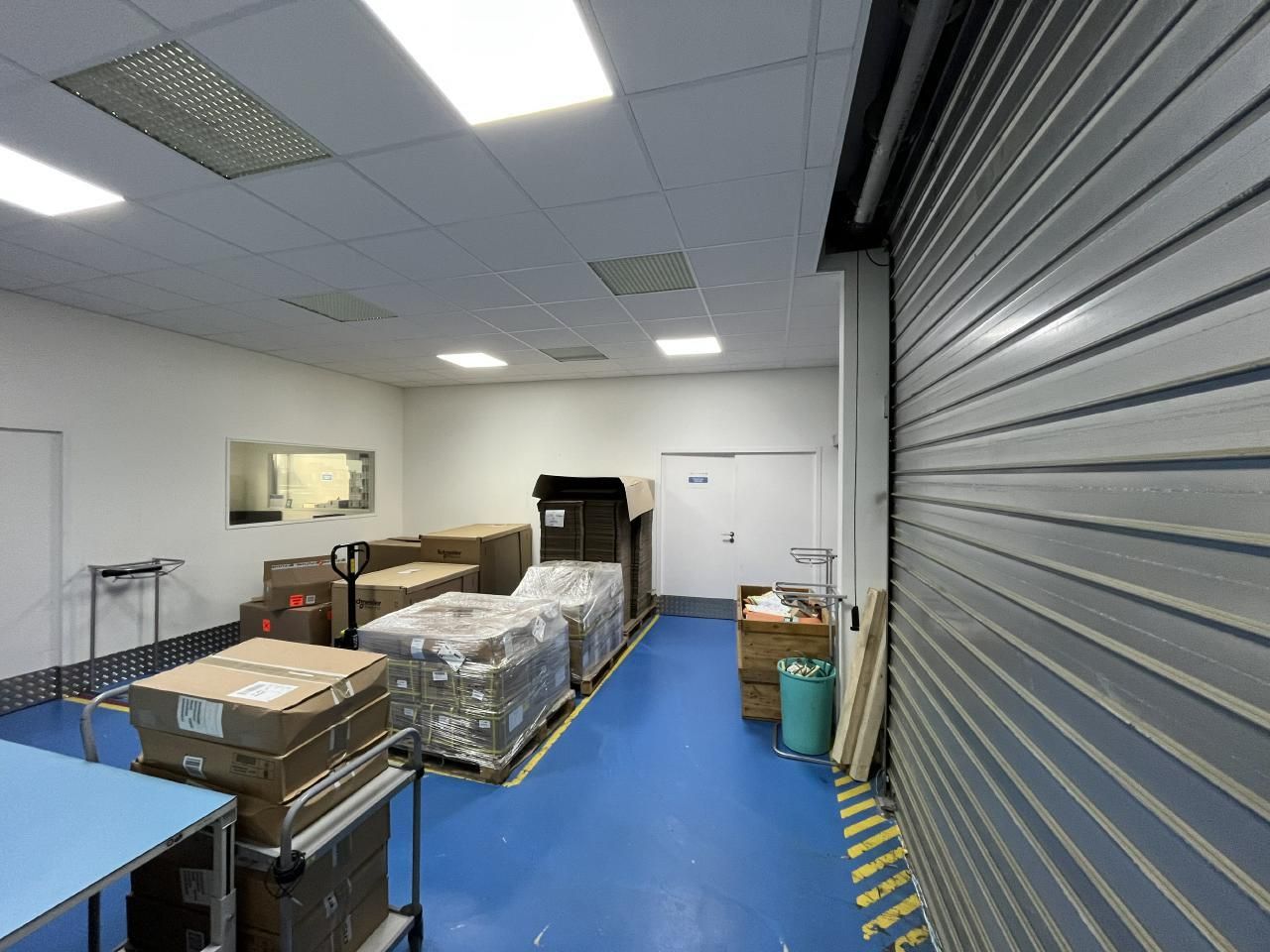 1300 m² pour ce activité en location à Cestas