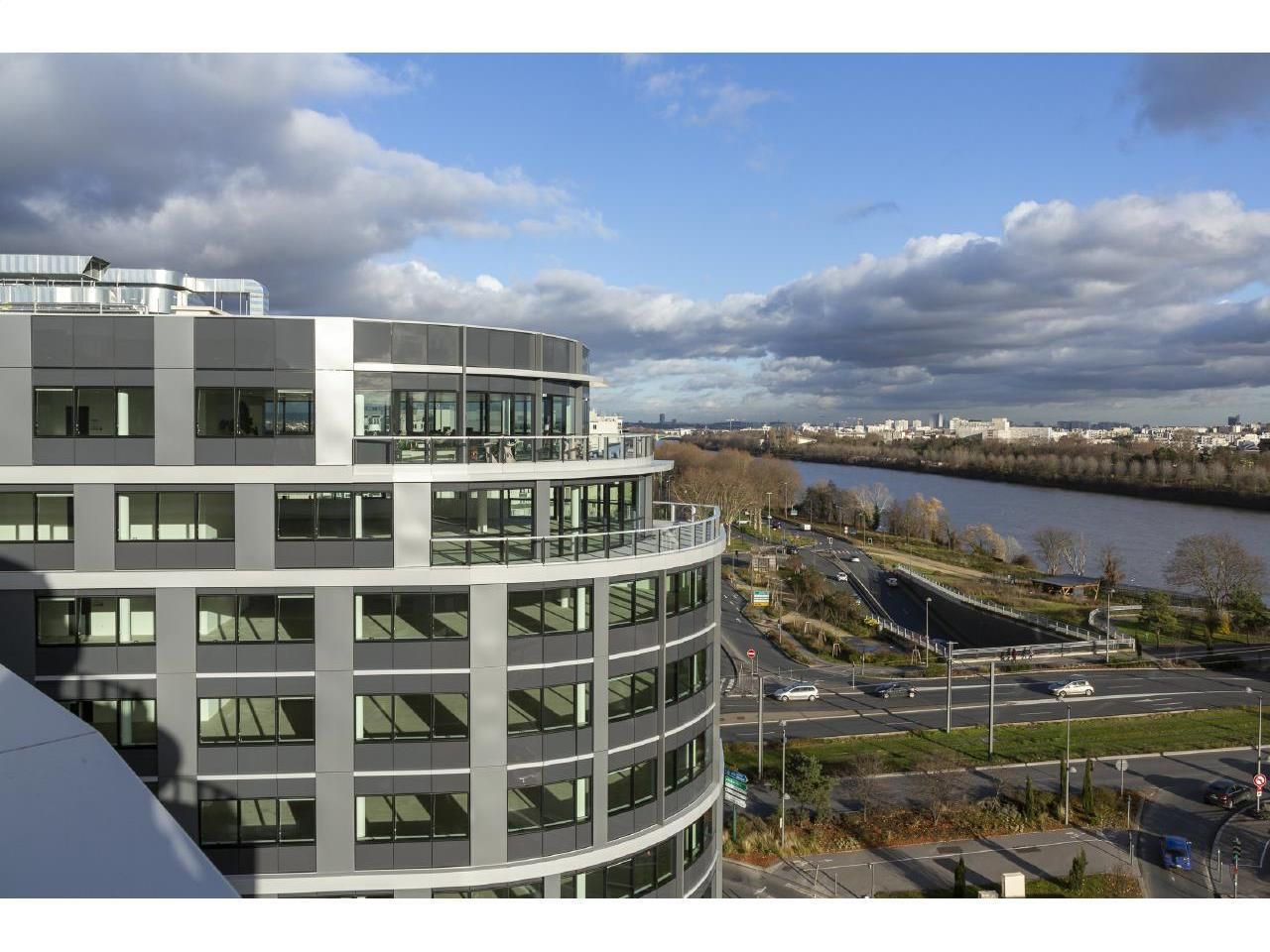 35110 m² pour ce bureaux en location à Bezons