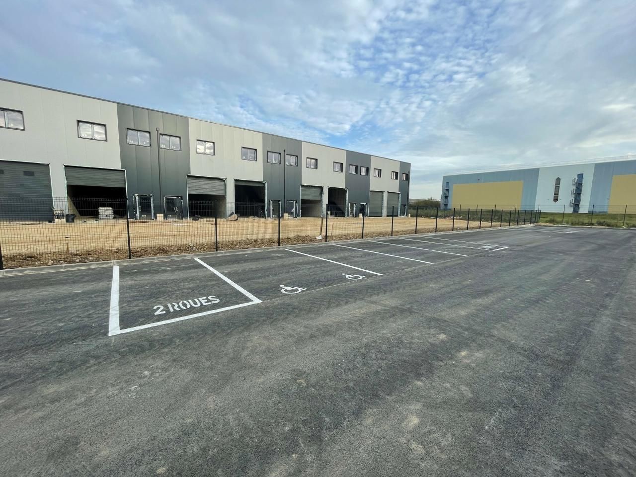 1020 m² pour ce pme-pmi en location à Coignières