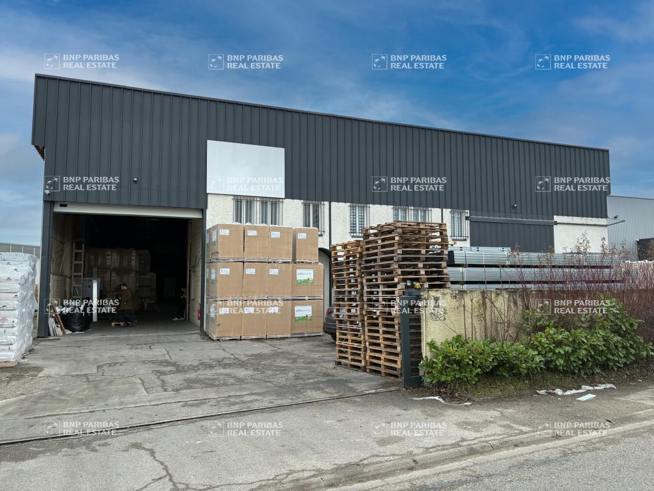 Vente Activité 1640 m² non divisibles 69120 Vaulx-en-velin