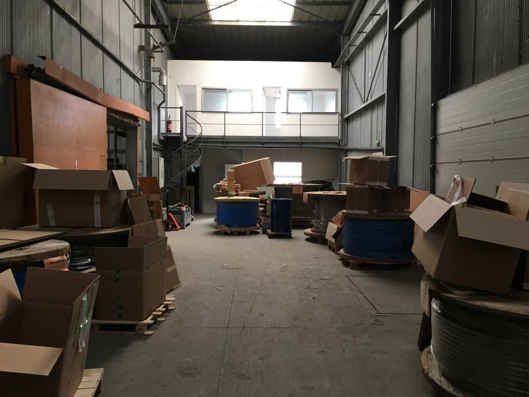 Arthur Loyd vous propose à la location, des locau