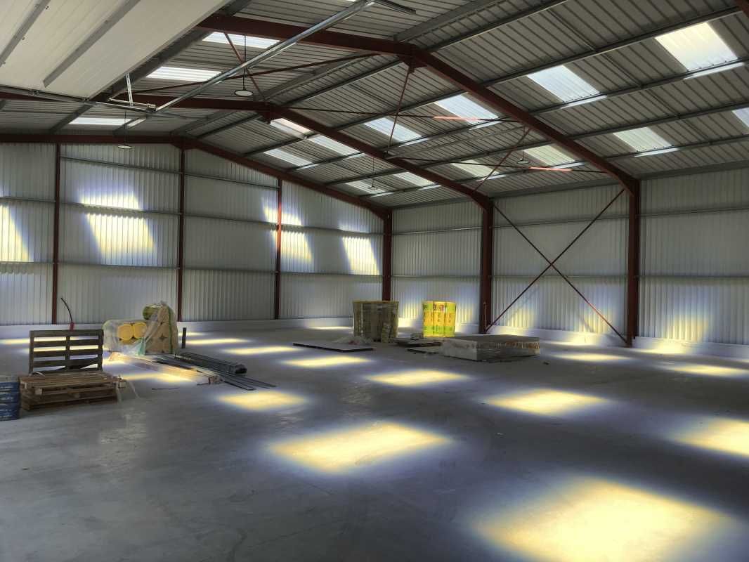 Arthur Loyd vous propose à la location, plusieurs