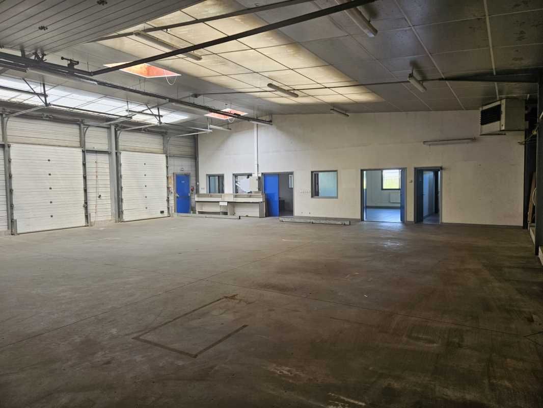 Arthur Loyd vous propose à la location, un local 