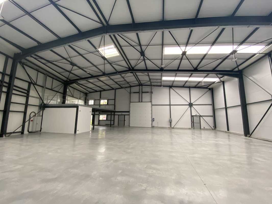 Arthur Loyd vous propose à la location un local n