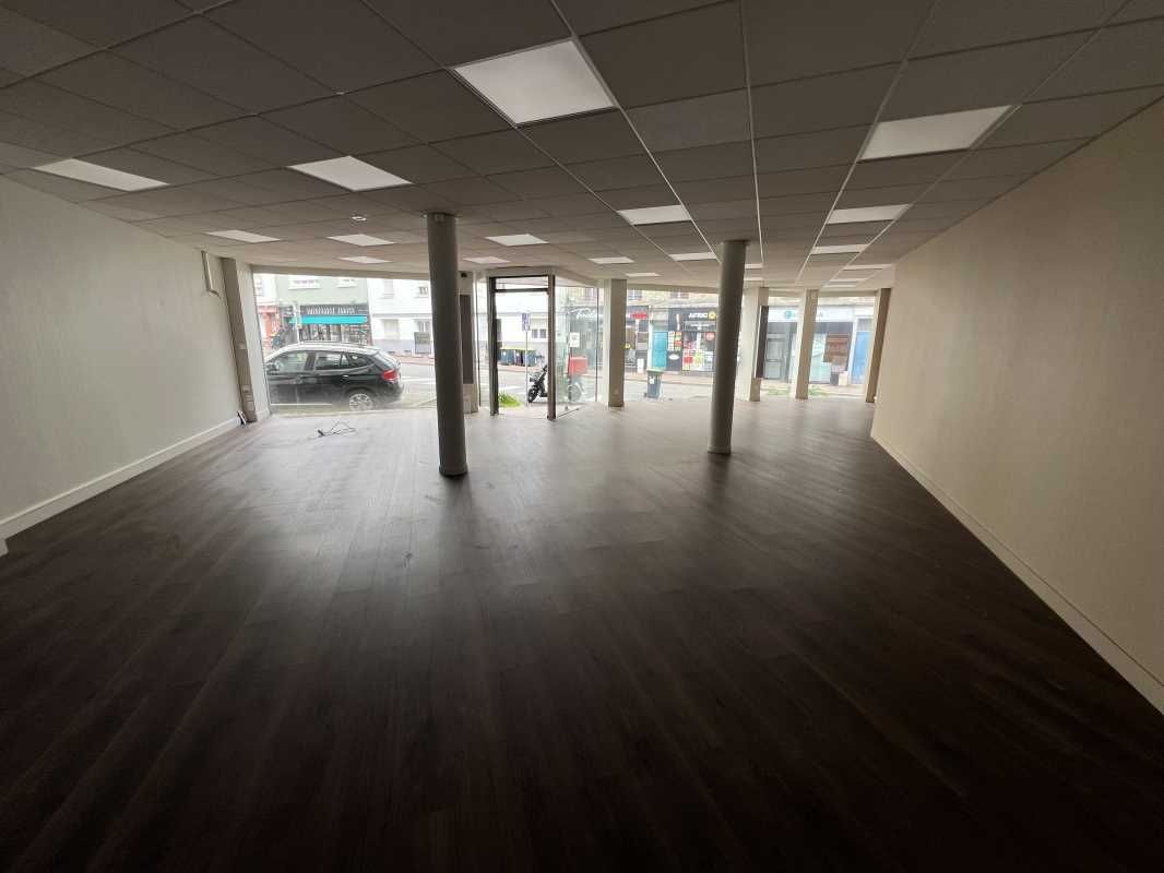 Arthur Loyd vous propose à la location un local c