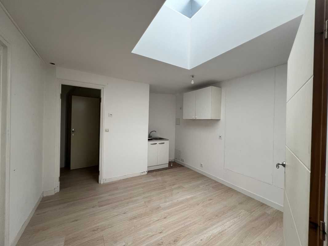 Arthur Loyd vous propose à la location un local c