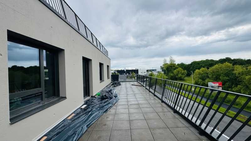 Au sein d'un bâtiment HQE d'environ 3 072 m² édif