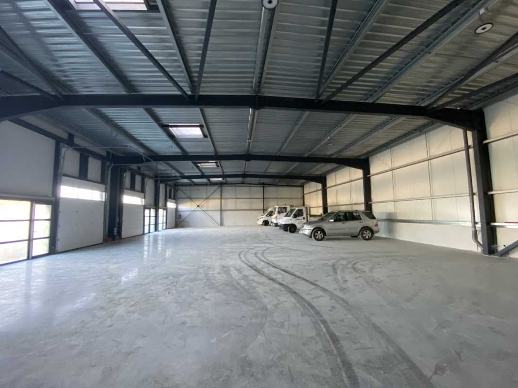 Locaux d'activités de  524 m² divisibles à partir