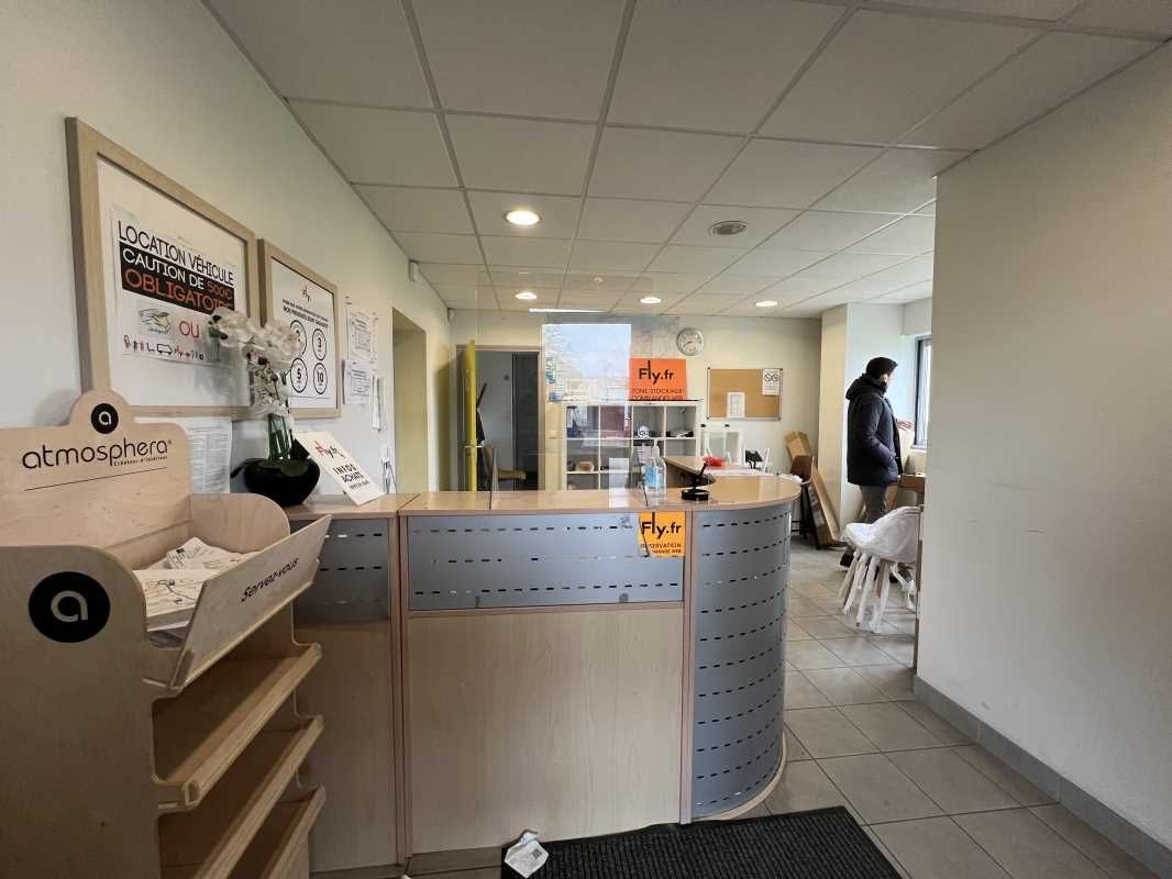 Vous recherchez un entrepôt fonctionnel et bien s