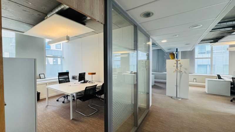 Arthur Loyd vous propose à la location, un platea