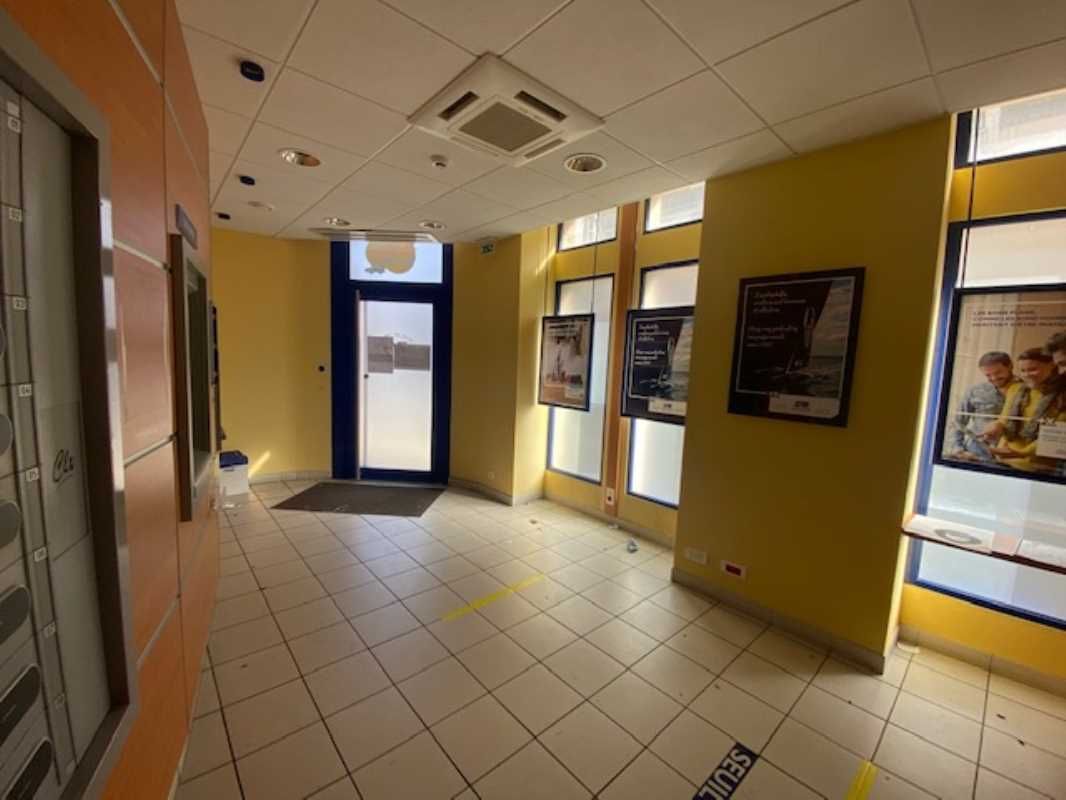 Arthur Loyd vous propose à la vente, un local com