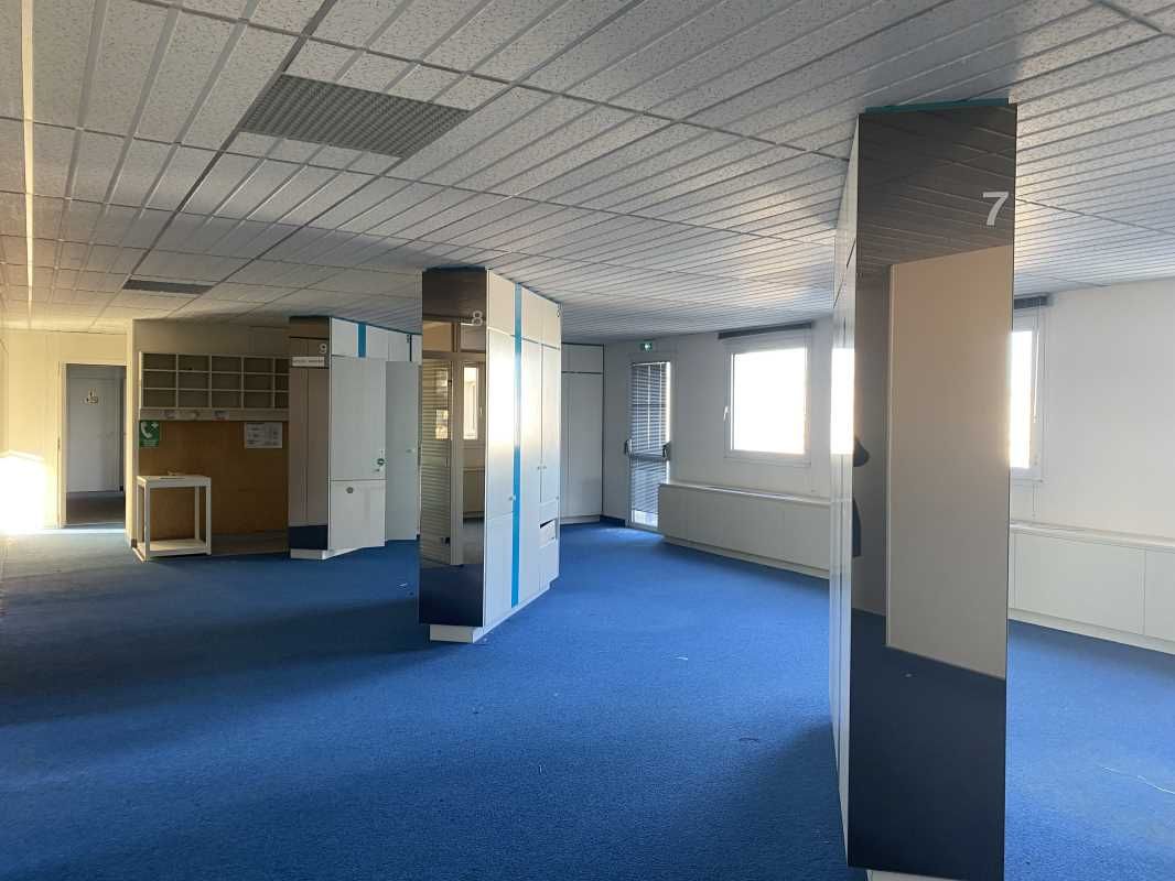 A vendre à Lorient, plateaux de bureaux sur 2 niv