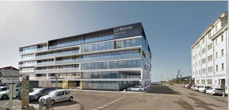 Bel immeuble face aux Quais, offrant un plateau d