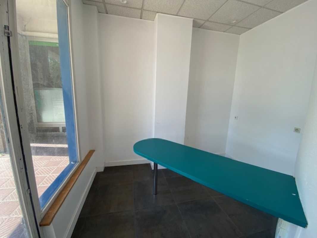 Arthur Loyd vous propose un local commercial d'en