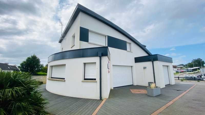 Arthur Loyd vous propose à la location un immeubl