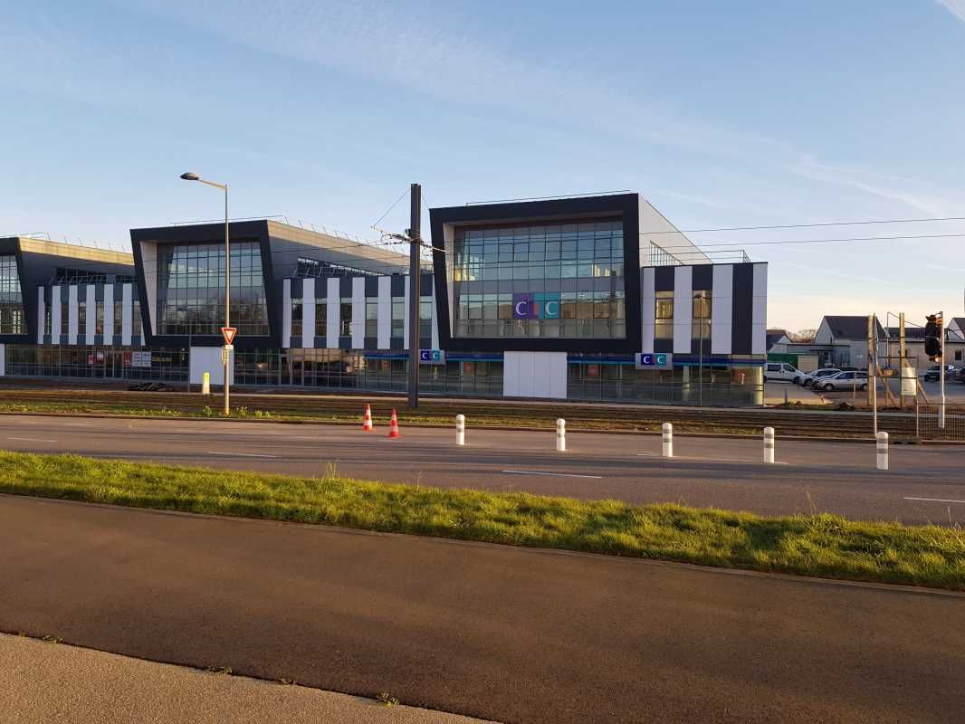 Arthur Loyd vous propose à la location un plateau