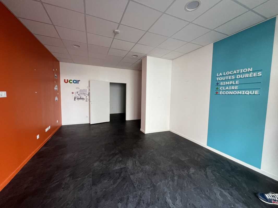 Arthur Loyd vous propose à la location, un ensemb