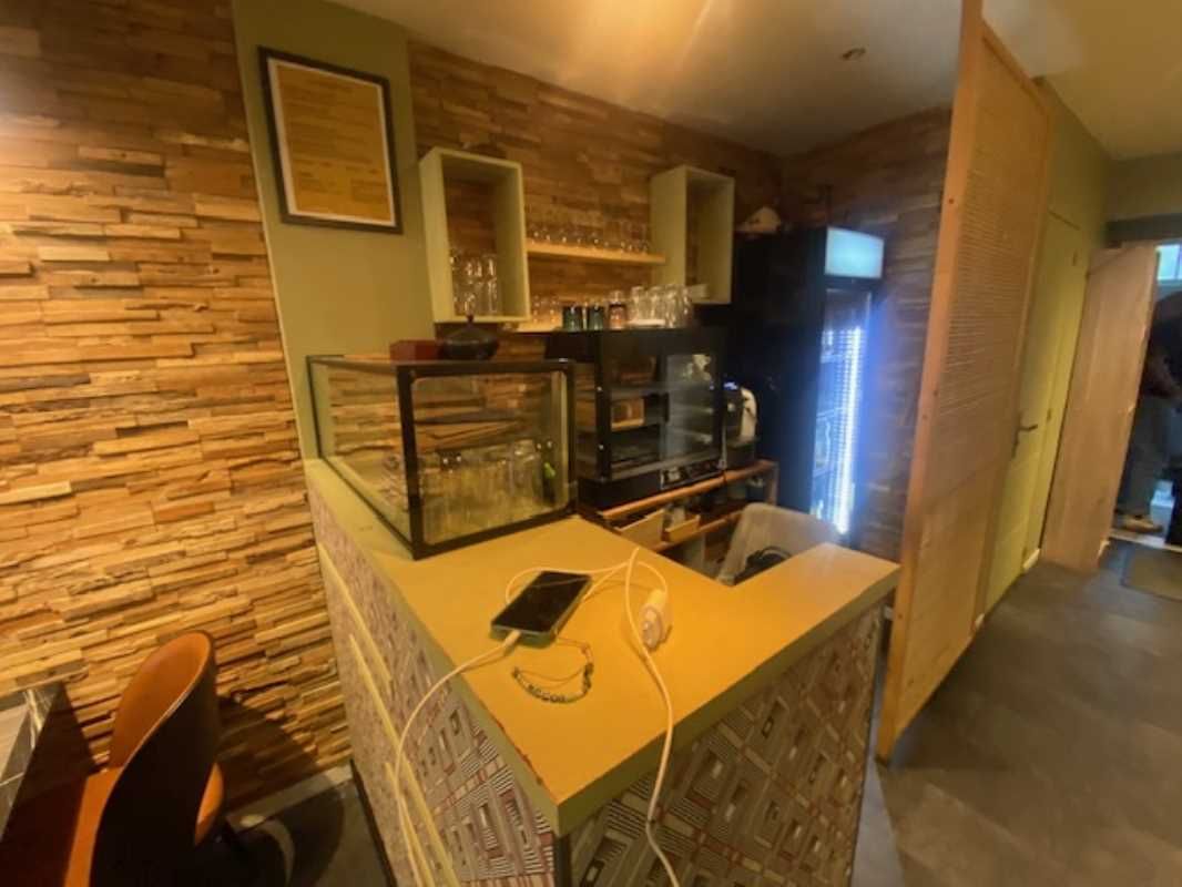 Arthur Loyd vous propose à la location, un local 