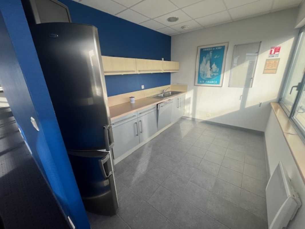 Arthur Loyd vous propose à la location, ce platea