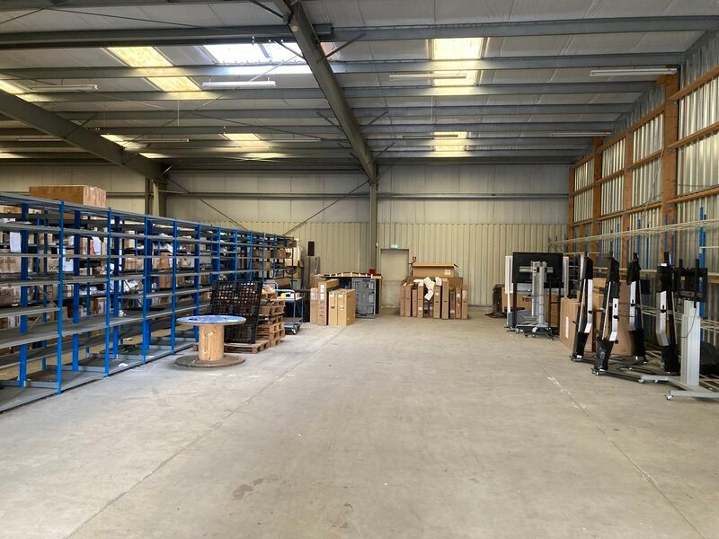 Situé au coeur de la principale zone d'activité d