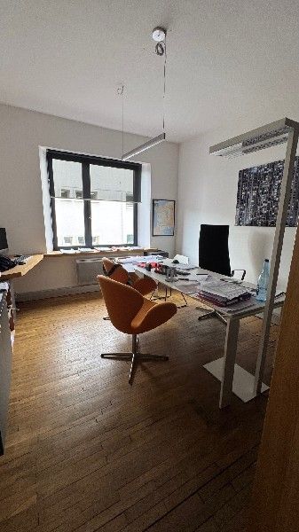 Arthur Loyd vous propose à la vente, des bureaux 