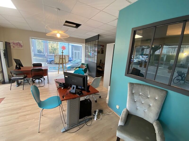 Arthur Loyd vous propose à la location, un local 