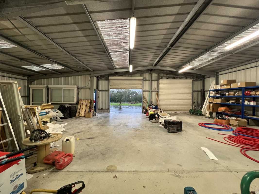 Découvrez ce magnifique local d'activité de 260 m