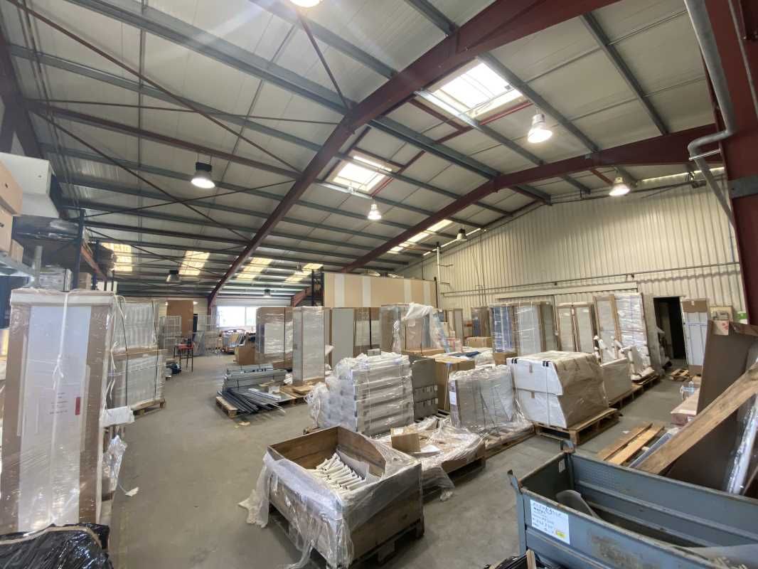 Arthur Loyd vous porpose à la vente, un bâtiment 