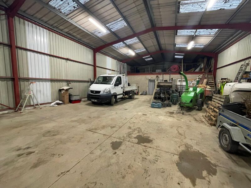 Situé au coeur de la zone d'activité du Kenyah No