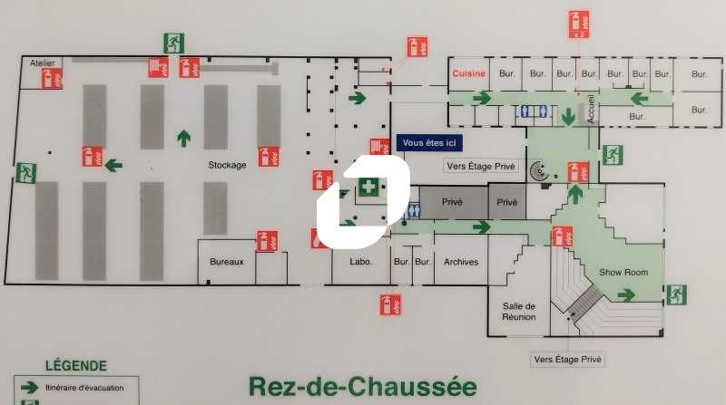 Vente entrepots 2495 m² non divisibles