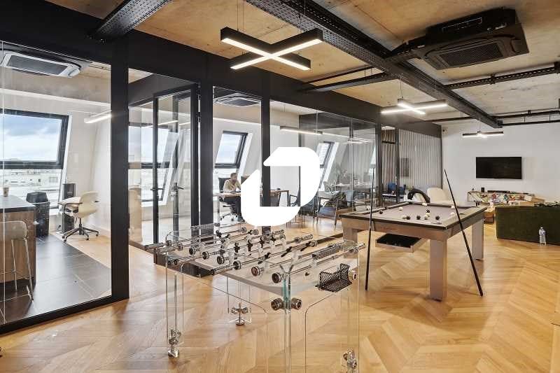 En plein coeur de Courbevoie, au pied de la Gare 